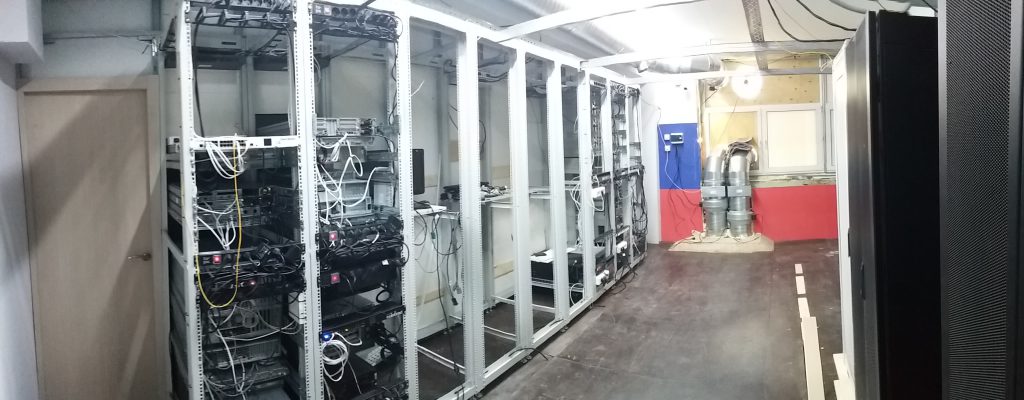 Дата центр Екатеринбург. Серверная unit. Горячий коридор